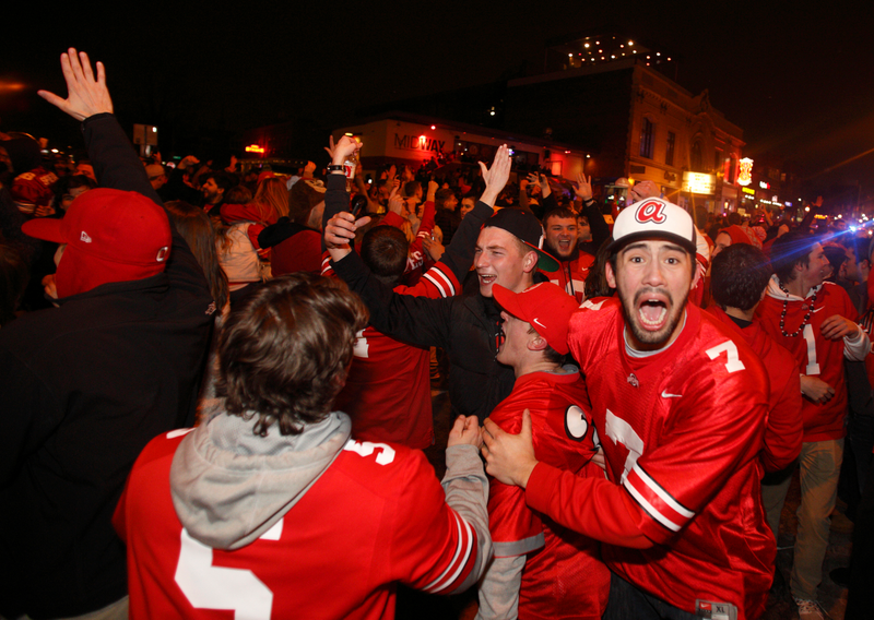 Illustration for article titled Police Use Tear Gas, Pepper Spray To Break Up OSU Celebrations